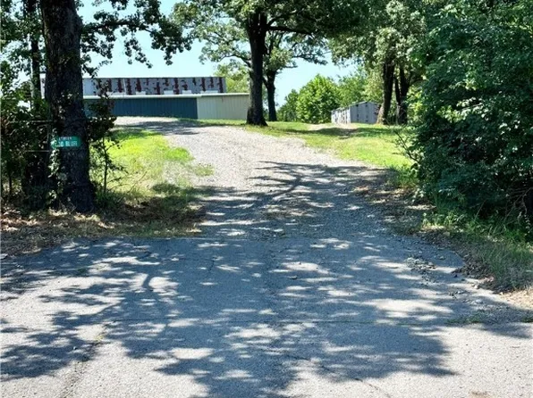 400 Bluff Ave, Poteau, OK 74953