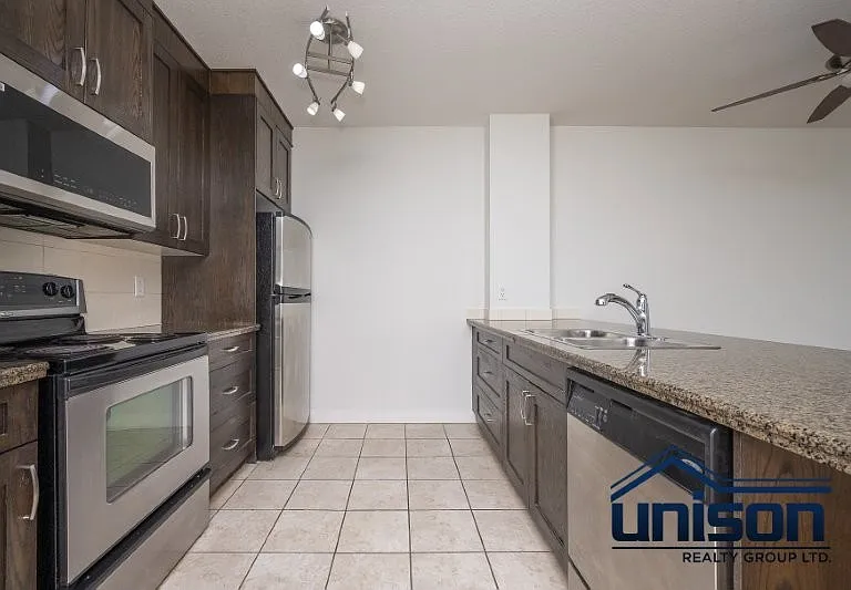 328 S 21st Ave SW #404 — Photo 2