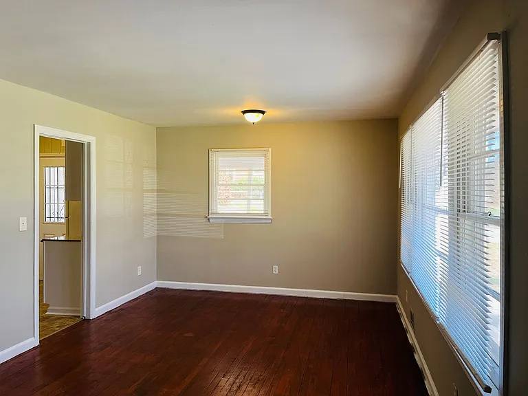 2673 Fairlane Dr SE — Photo 4