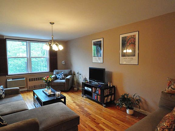 2nd image of 46-01 39th Avenue