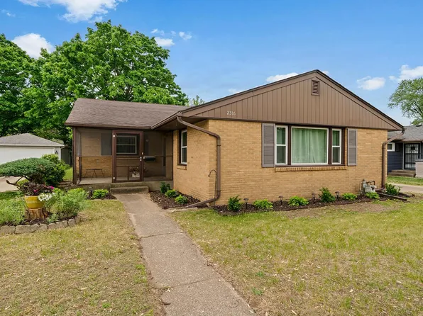 2316 Pierce Ave, Rockford, IL 61103