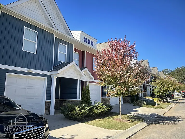 Townes at Converse Luxury Townhomes — Photo 39