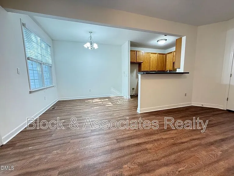 5523 Cottonrose Ln — Photo 6