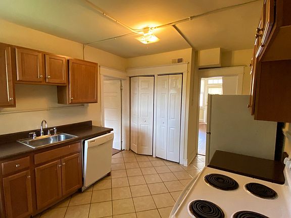 4th image of 18 S Allen Ave #1