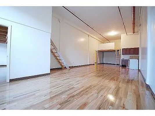 Rented by Loom Group | media 19