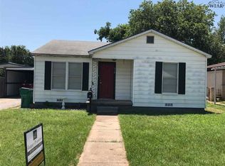 512 E 3rd St, Burkburnett, TX 76354