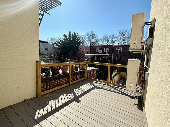 2nd image of 27 Newell St #2