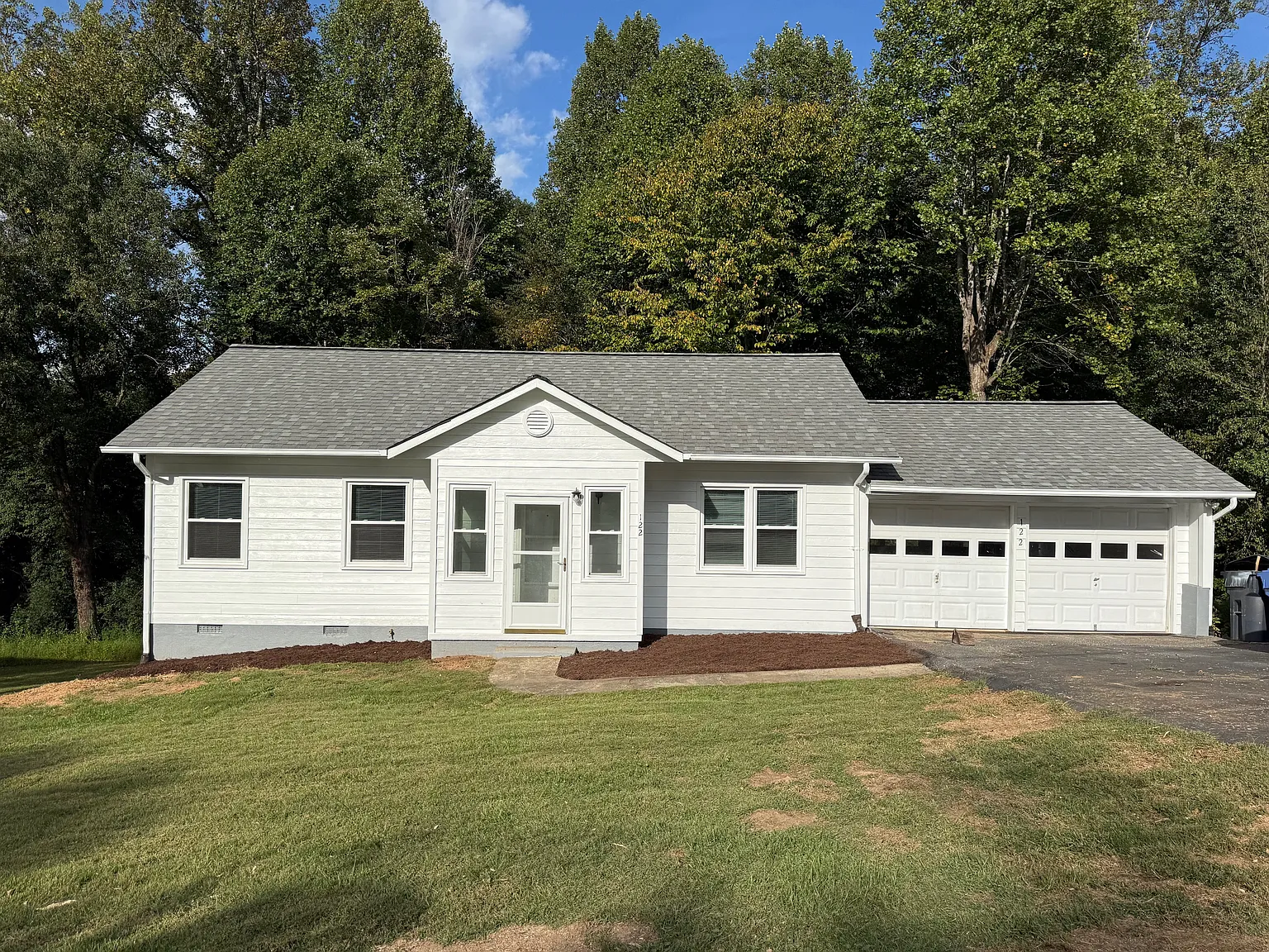 2 bed, 912 sqft, $1,450 — Photo 1