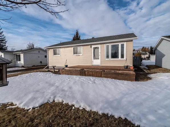 4527 47th St, Alberta Beach, AB T0E 0A0