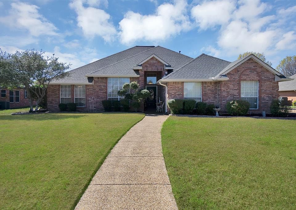 1st image of 305 James Dr