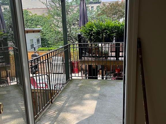 4th image of 524 Bloomfield St APT 2