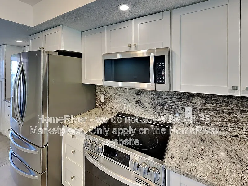 6505 Stone River Rd — Photo 2