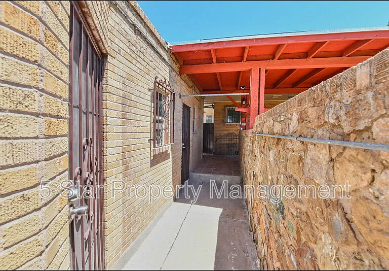 3030 Aurora Ave — Photo 58