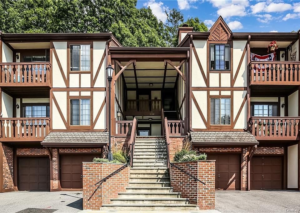 1st image of 100 Foxwood Cir