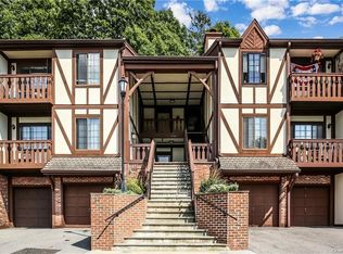 100 Foxwood Cir, Mount Kisco, NY 10549