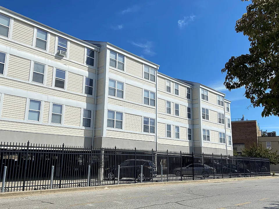 Glen Burnie Town Apartments