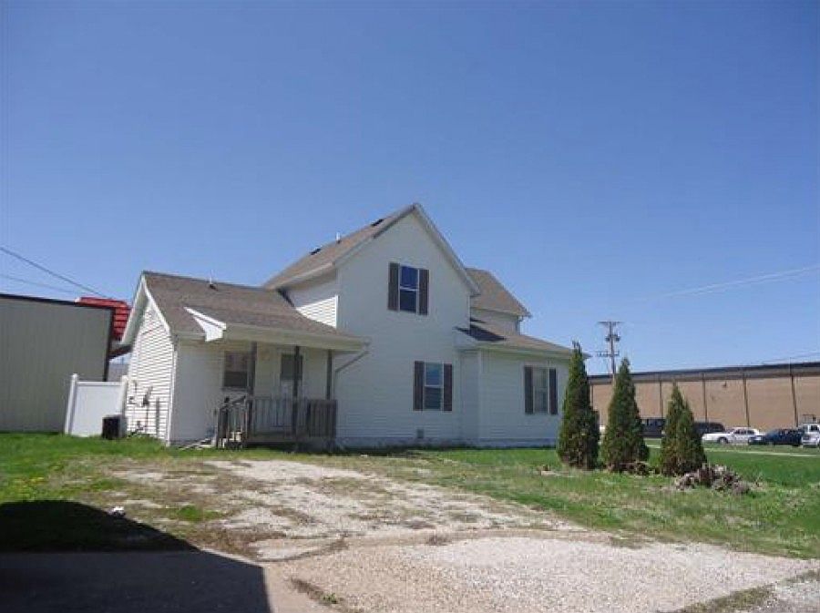 2nd image of 215 W Mount Pleasant St