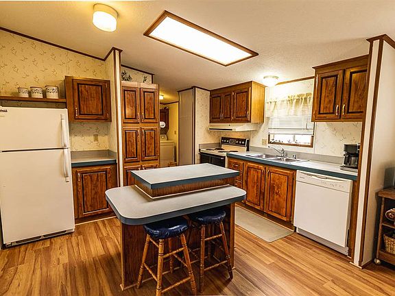 5th image of 17021 E Meadowbrook Ln