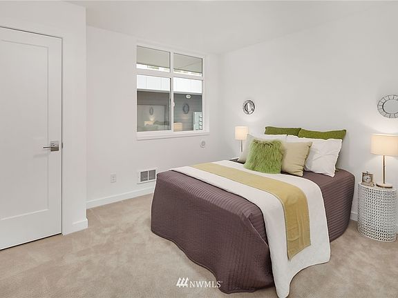 4th image of 711 G Federal Avenue E