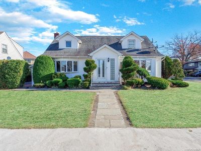 245 Rockaway Parkway, Valley Stream, NY, 11580