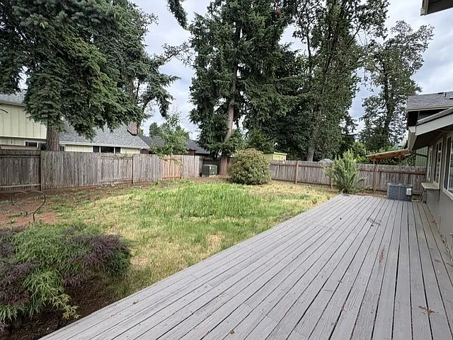 536 66th St — Photo 3