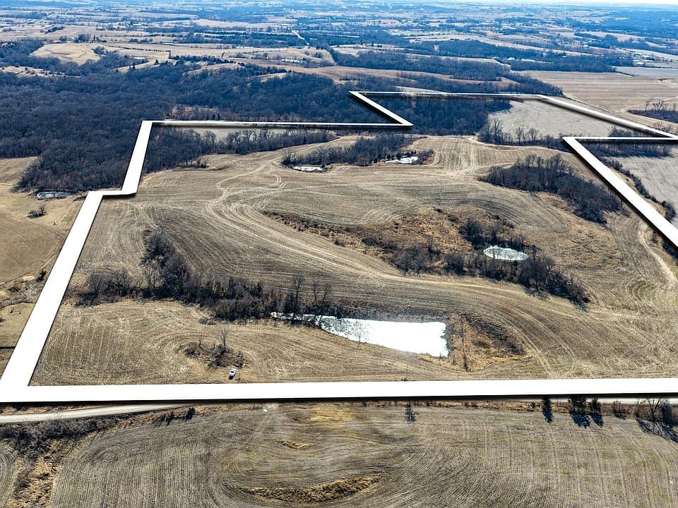 Tract 7 Border Image 