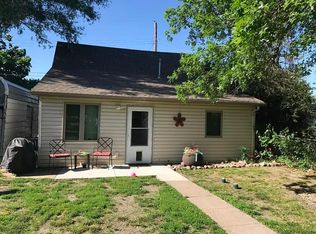110 E Alexander St, Valley, NE 68064