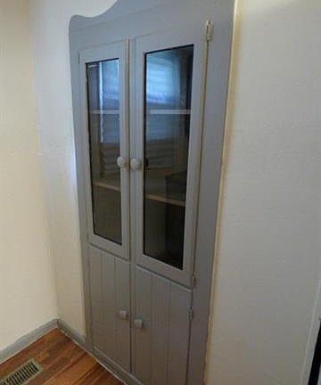 5th image of 2714 Francis Ave