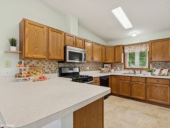 5th image of 903 Shetland Ct