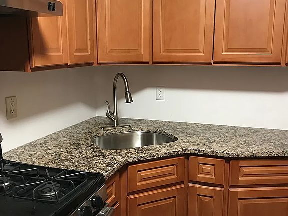 3rd image of 1940 77th St #3