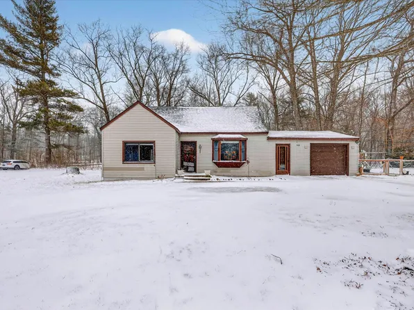 586 N Peterson Rd, Muskegon, MI 49445