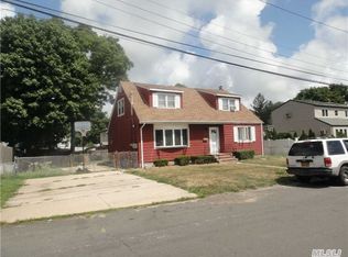 11 Neptune Ave, West Babylon, NY 11704