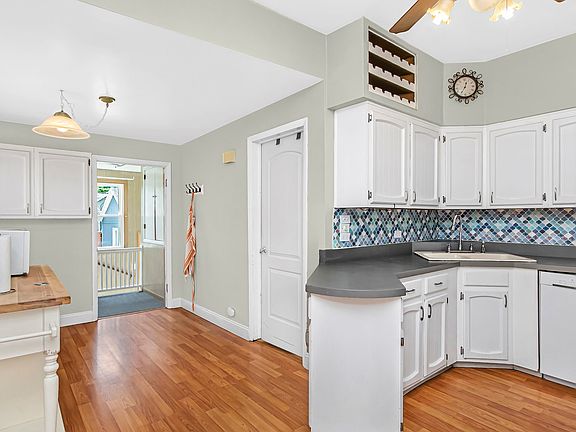 3rd image of 961 Walter Ave
