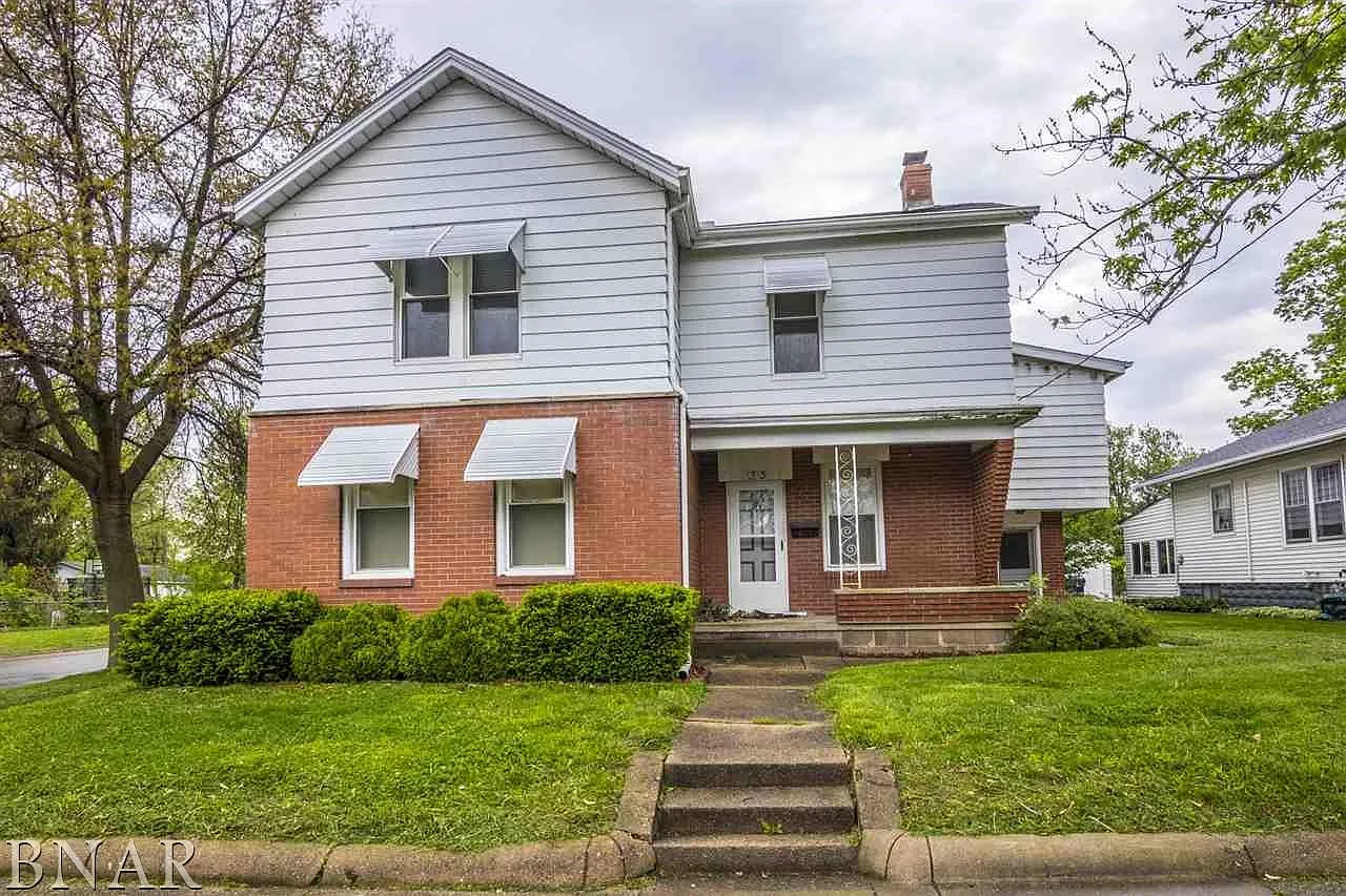 1313 W Chestnut St photo 1