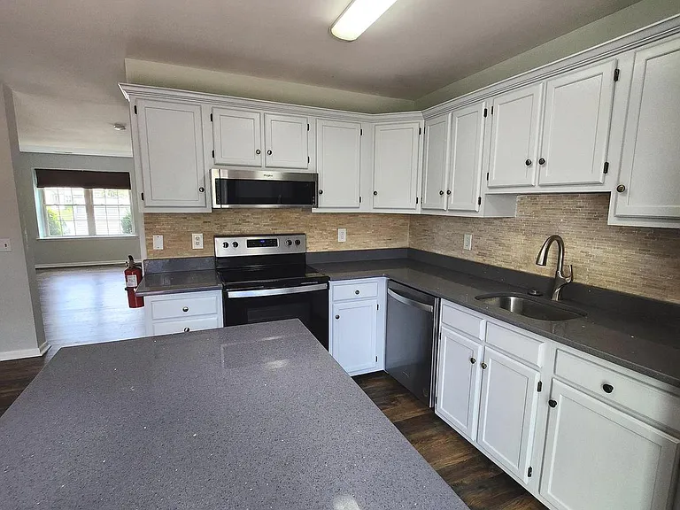114 Brent Ct — Photo 8