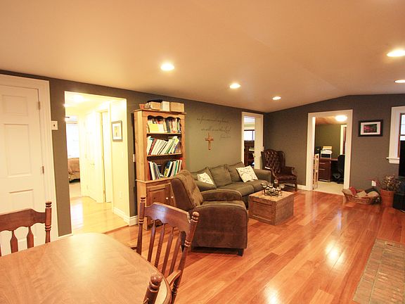 Living/dining room