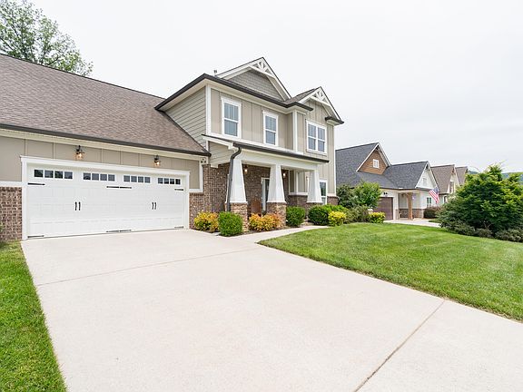 3rd image of 587 Deer Valley Dr