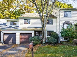 12 Harrimans Keep, Irvington, NY 10533