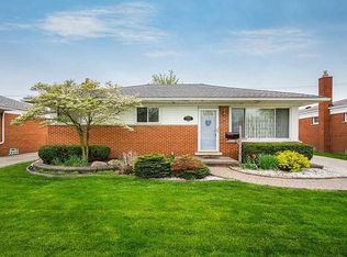 23428 Playview St, Saint Clair Shores, MI 48082
