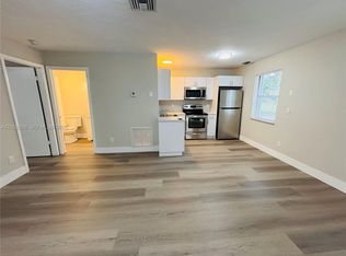 1011 NW 8th St #D, Hallandale, FL 33009