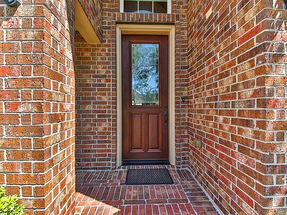 4th image of 24114 Venetian Dr