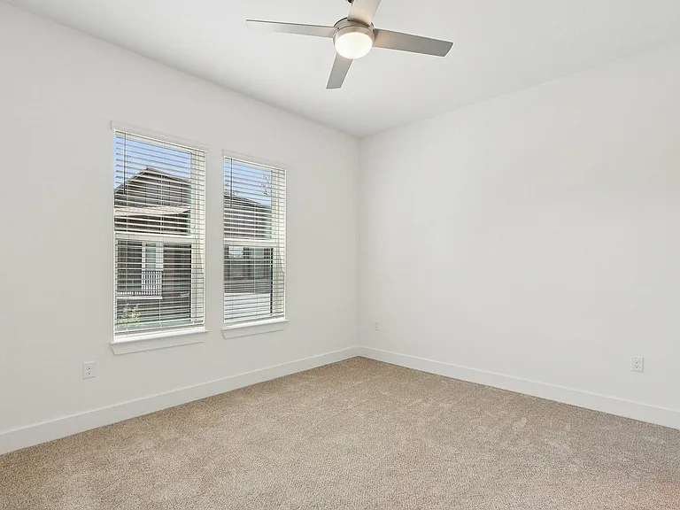 40-web-or-mls-3730 Dupont Ave Unit 5202-S1508-018