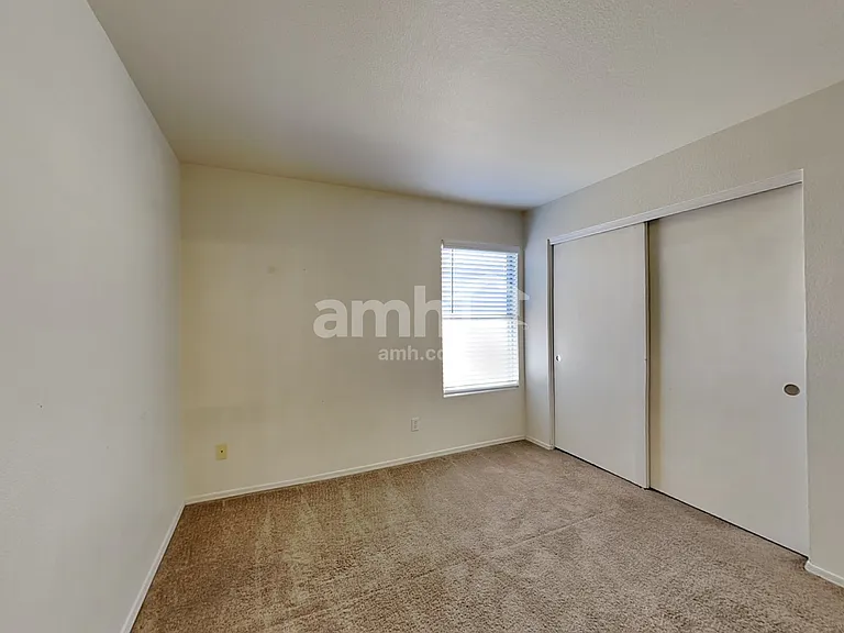 1130 W Lark Dr — Photo 18