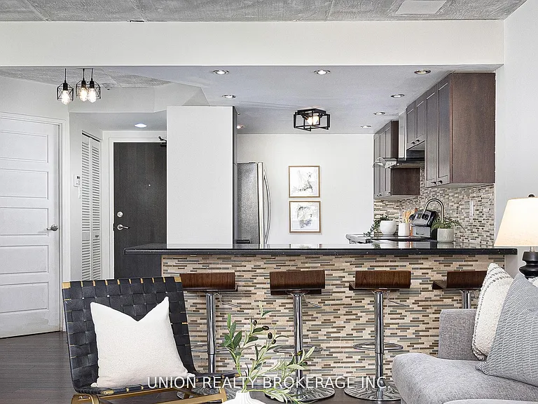 60 Homewood Ave #208 — Photo 8