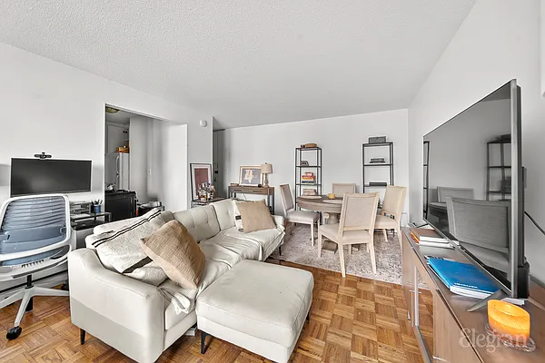 Rented by Elegran | media 2