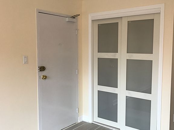 5th image of 10402 Montrose Ave #10402