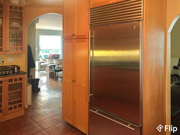 2nd image of 420 Upton St