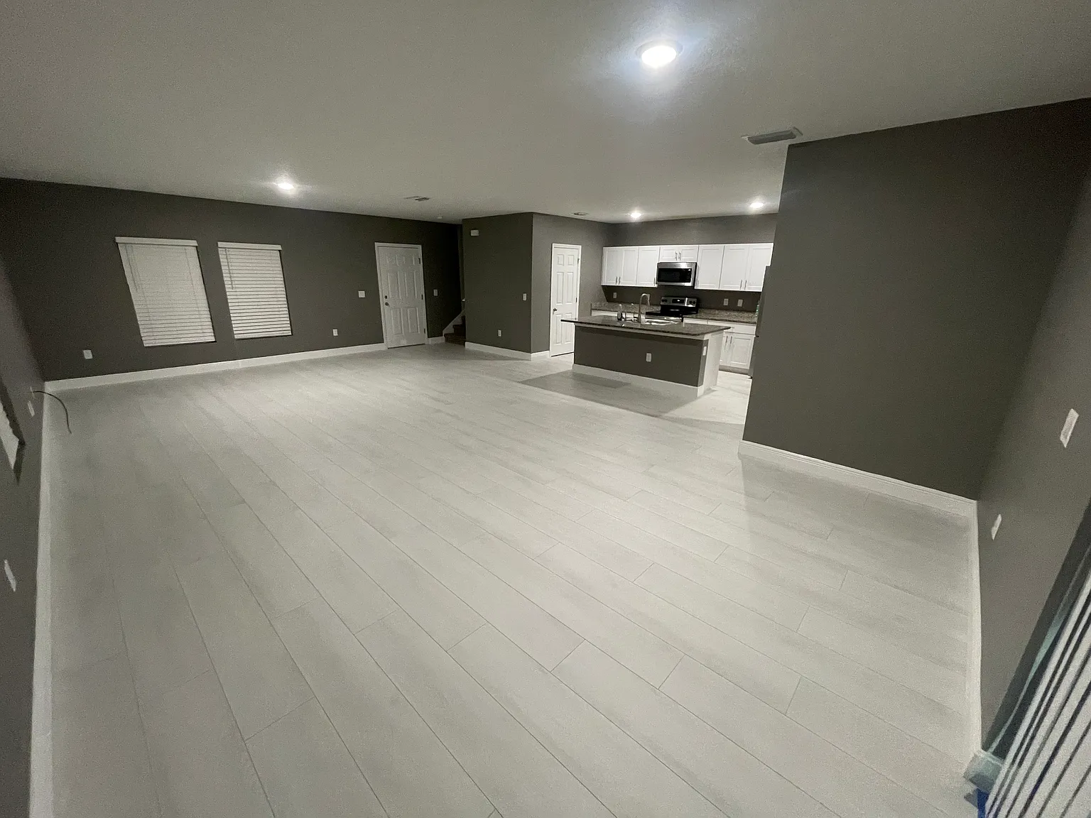 4 bed, 2.5 bath, 2301 sqft, $2,800 — Photo 4