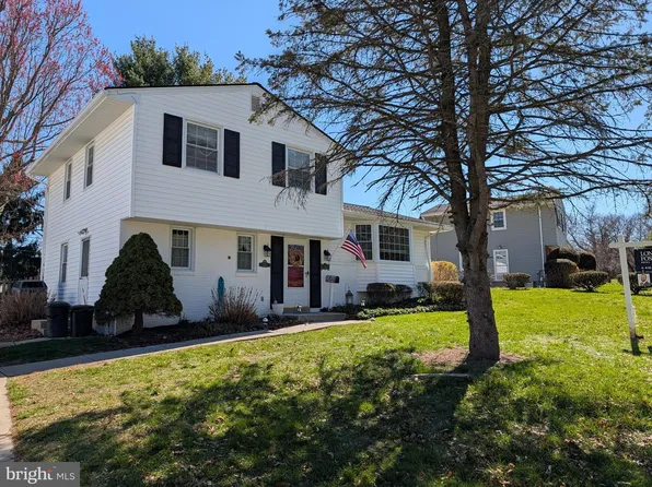 2413 Springlake Dr, Lutherville Timonium, MD 21093