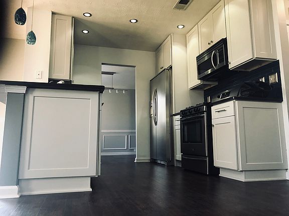3rd image of 4070 Crabapple Lake Ct